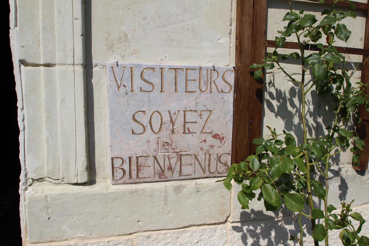 Domaine Des Roses Bed and Breakfast Vaudelnay Eksteriør billede